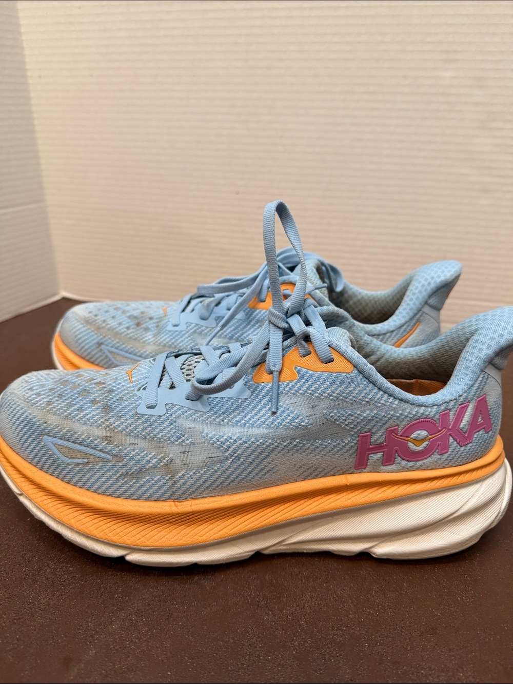 HOKA Clifton 9 women’s 9.5B Running Shoes